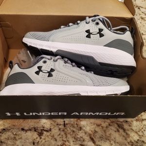 Men's New Gray Under Armour Charged Commit TR3 Tennis Shoes. Size 7.5.